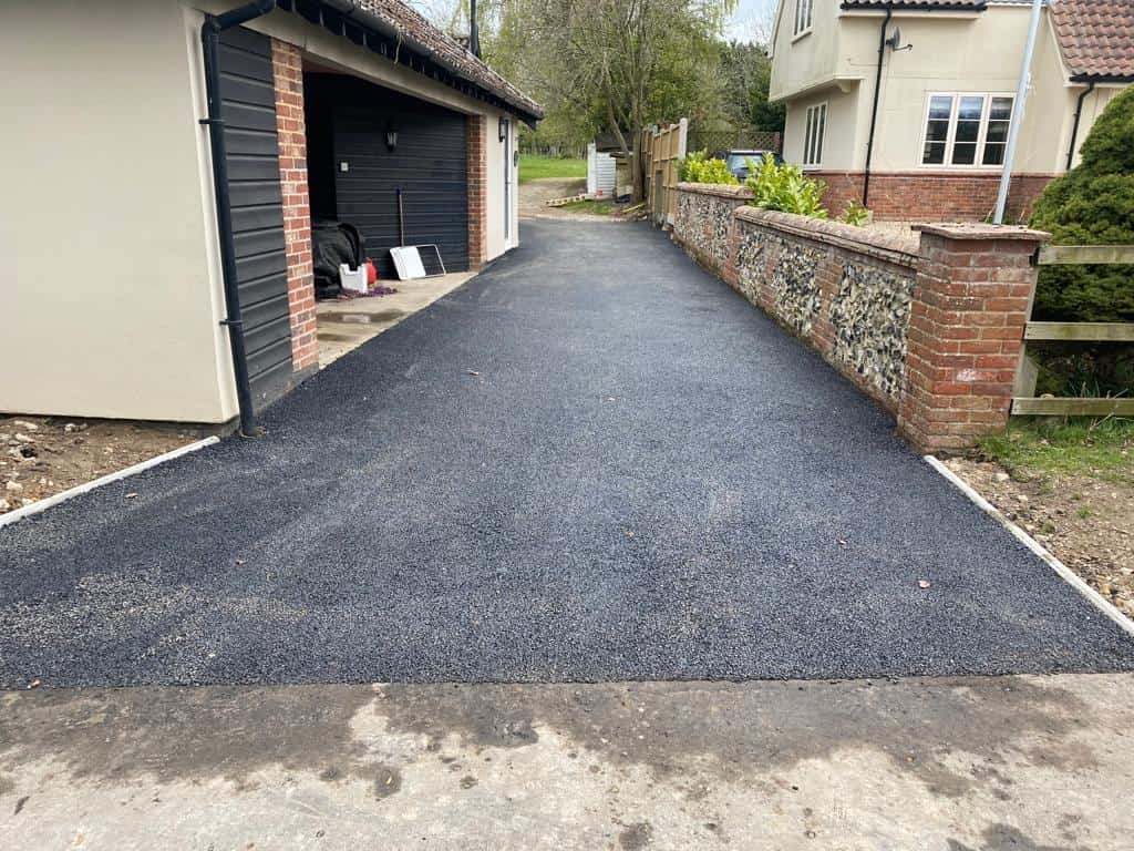 This is a newly installed tarmac driveway. All works carried out by NS Driveways Billingshurst